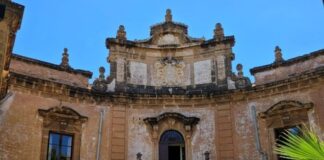 Villa Palagonia scalone