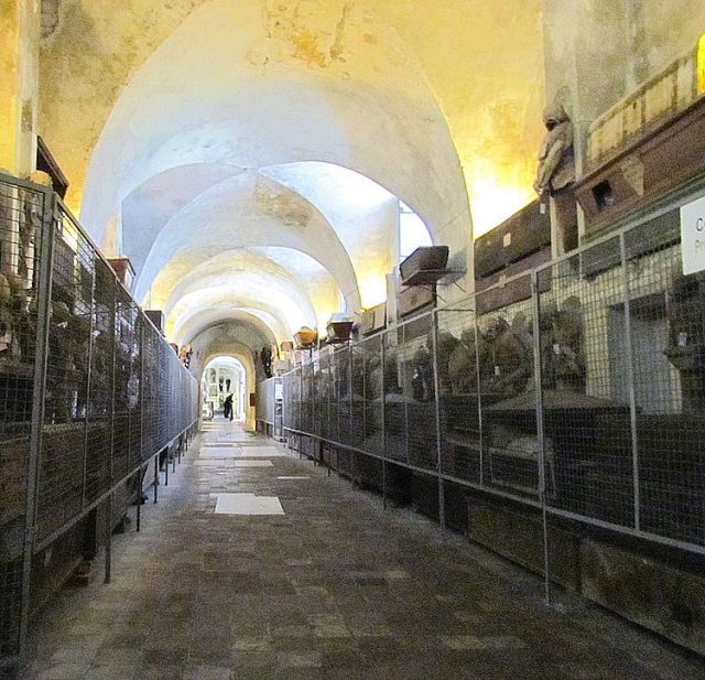 Catacombe dei cappuccini corridoio dei professionisti