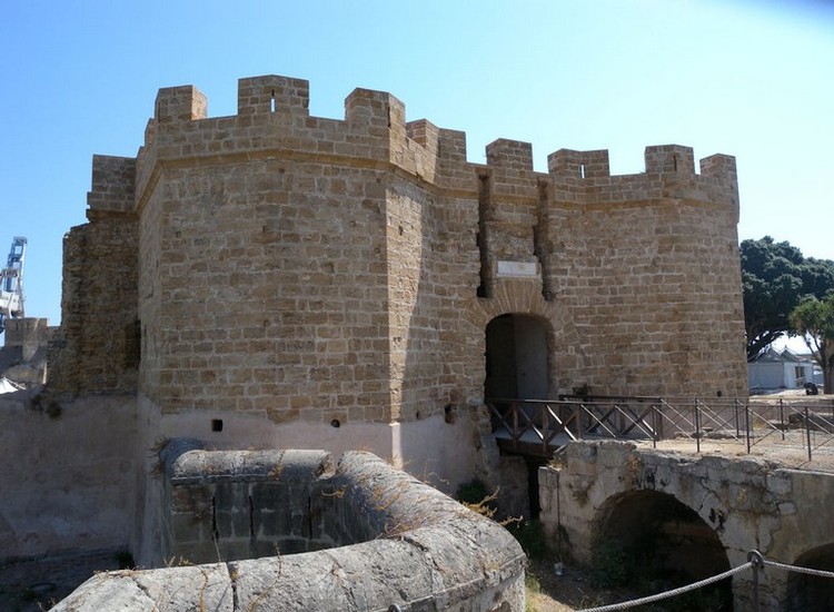 castello a mare - porta aragonese
