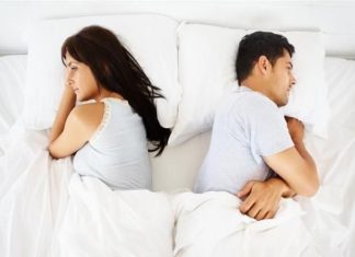 coppia separati a letto