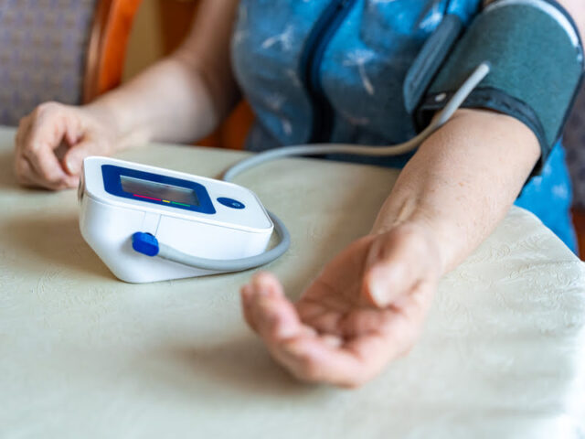 come misurare la pressione arteriosa a casa