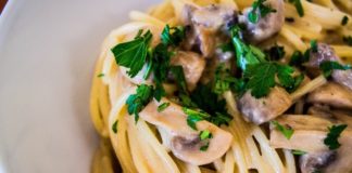 spaghetti alla chitarra con funghi PX