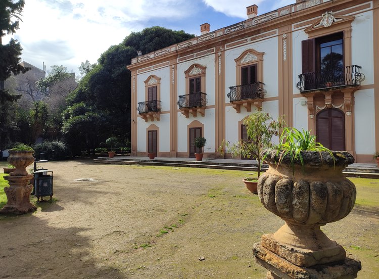 Villa Trabia alle Terre Rosse www.palermoviva.it