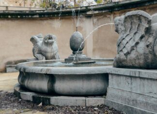 Fontana dei due Dragoni