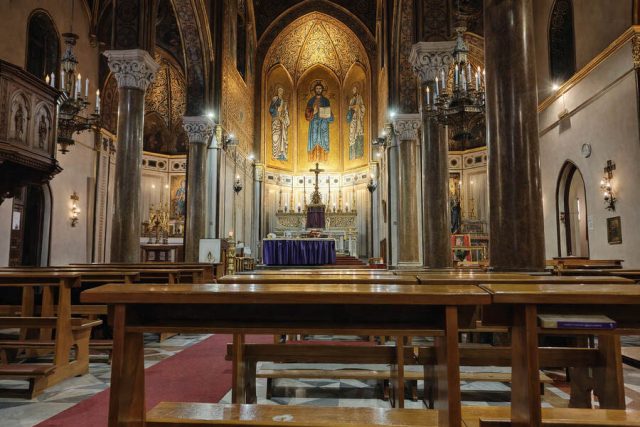 Chiesa dei Santi Pietro e Paolo interno