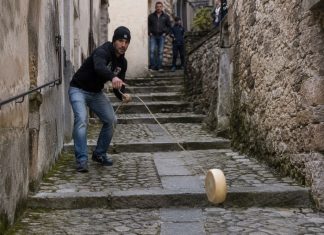 gioco del maiorchino Novara di Sicilia