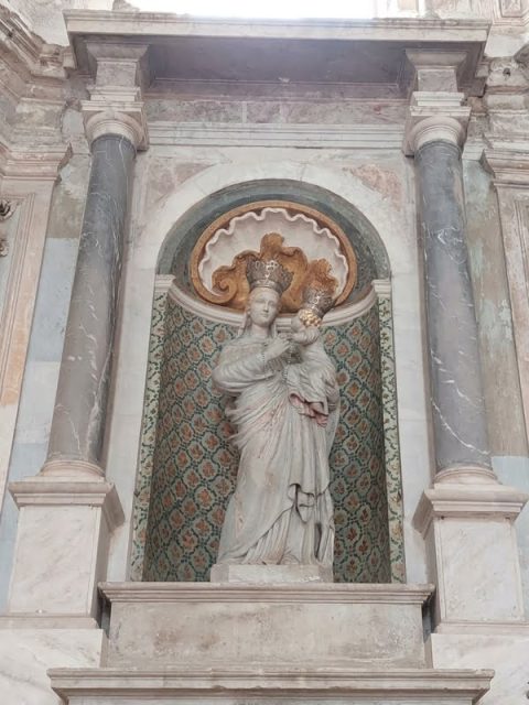 Chiesa San Giovanni Decollato AI gen Madonna con bambino